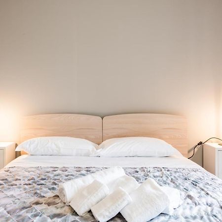Luni Mare Modern Balcony Flat Apartment มาริเนลลา ดิ ซาร์ซานา ภายนอก รูปภาพ