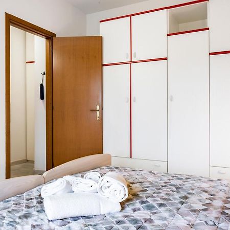Luni Mare Modern Balcony Flat Apartment มาริเนลลา ดิ ซาร์ซานา ภายนอก รูปภาพ