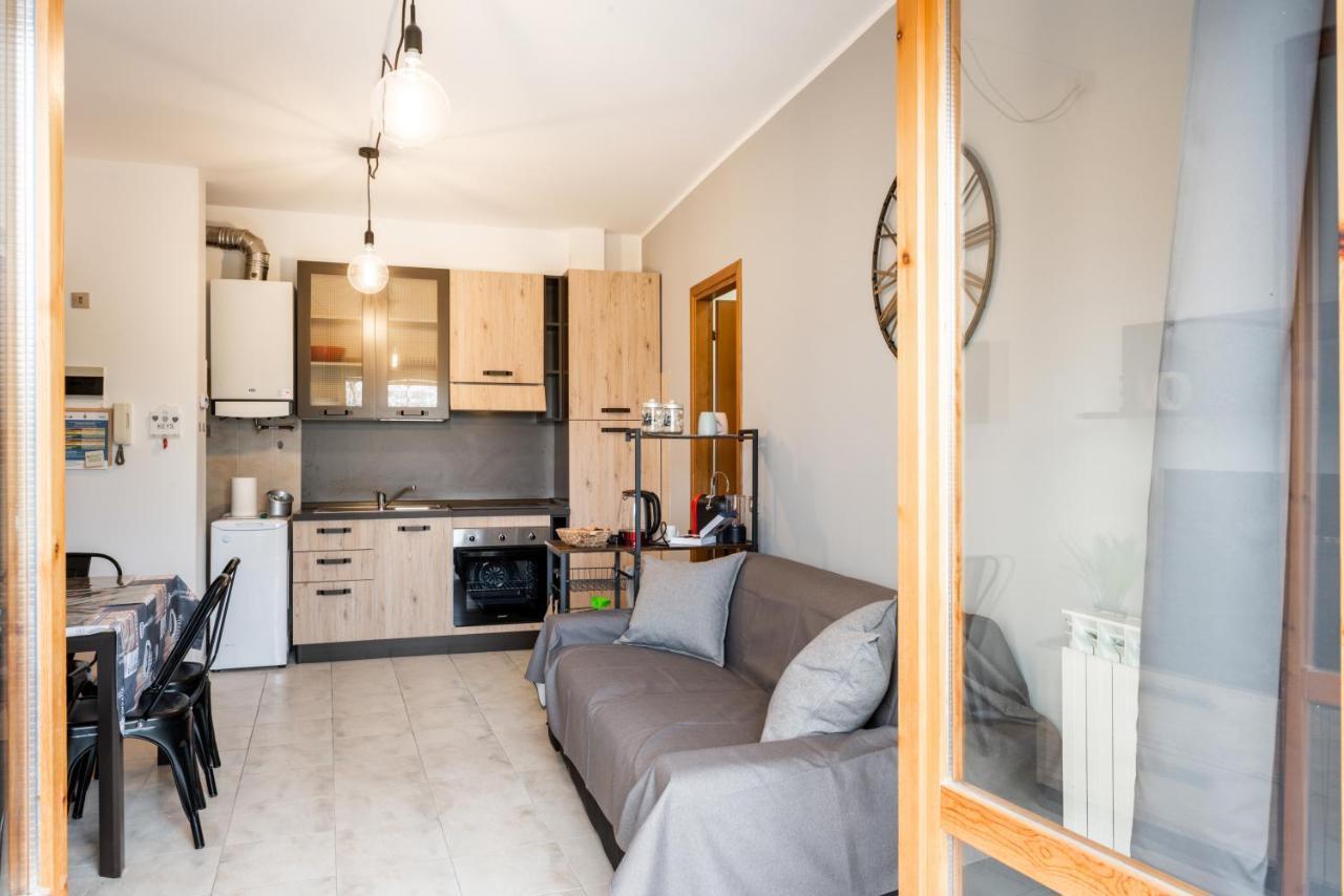 Luni Mare Modern Balcony Flat Apartment มาริเนลลา ดิ ซาร์ซานา ภายนอก รูปภาพ