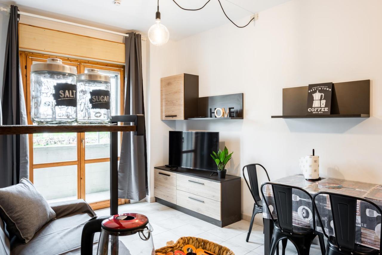 Luni Mare Modern Balcony Flat Apartment มาริเนลลา ดิ ซาร์ซานา ภายนอก รูปภาพ