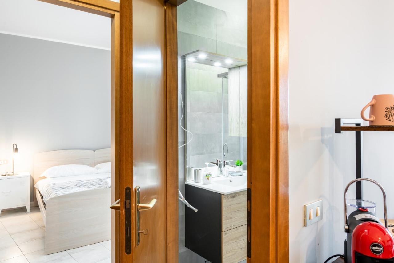 Luni Mare Modern Balcony Flat Apartment มาริเนลลา ดิ ซาร์ซานา ภายนอก รูปภาพ