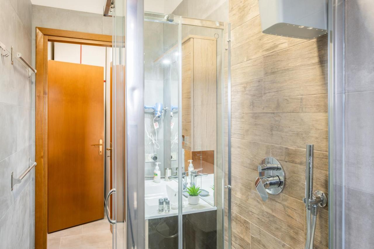 Luni Mare Modern Balcony Flat Apartment มาริเนลลา ดิ ซาร์ซานา ภายนอก รูปภาพ