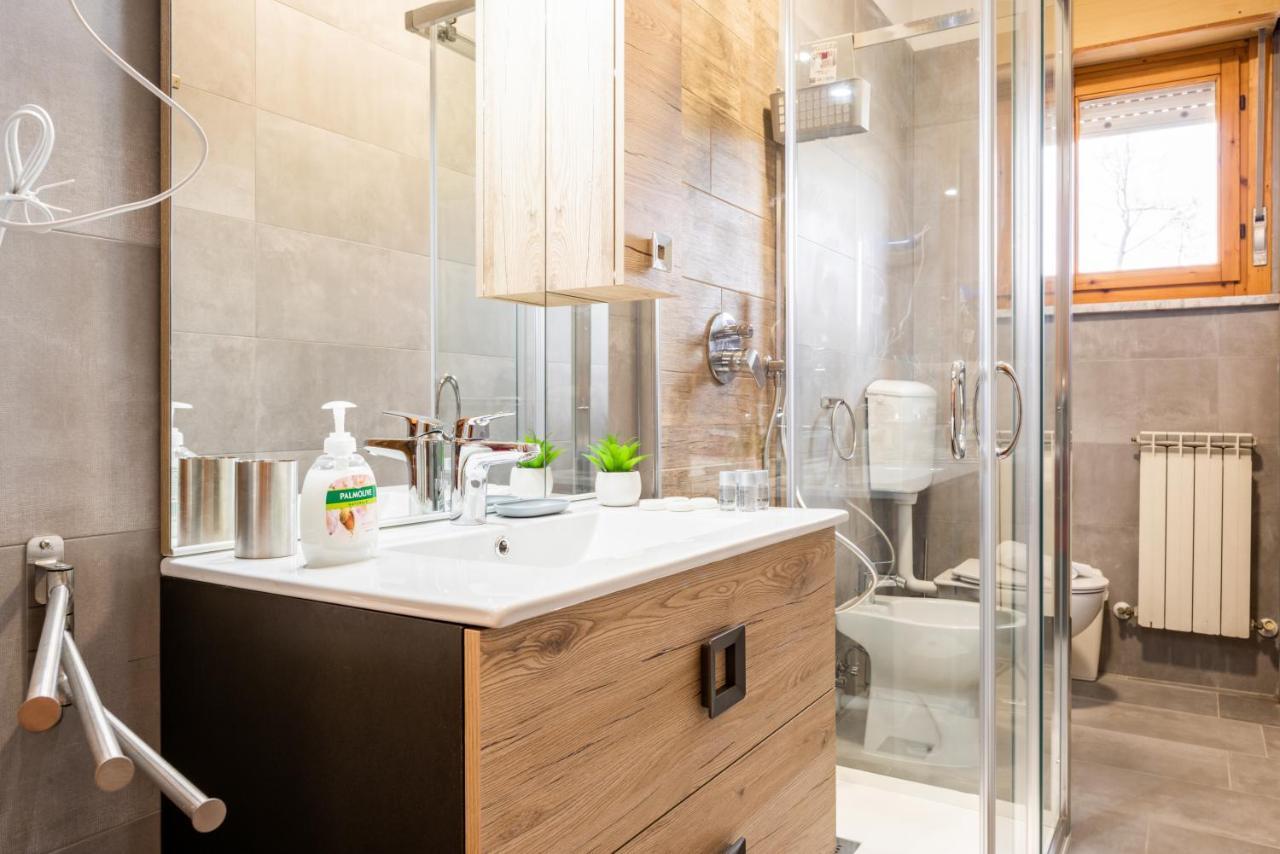 Luni Mare Modern Balcony Flat Apartment มาริเนลลา ดิ ซาร์ซานา ภายนอก รูปภาพ
